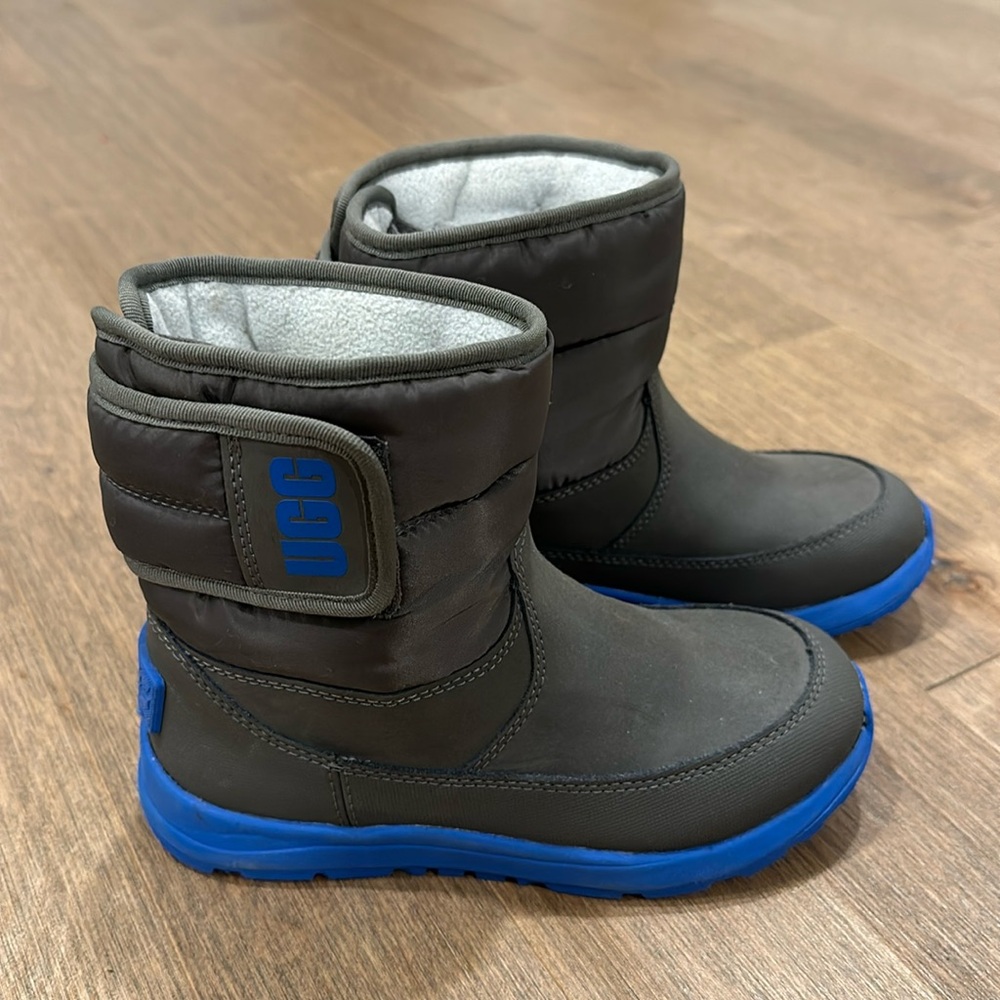 UGG Toty winter boots - size 13
